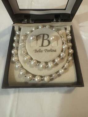 Bella Perlina Freshwater Pearl Necklace and Earring Jewelry Set